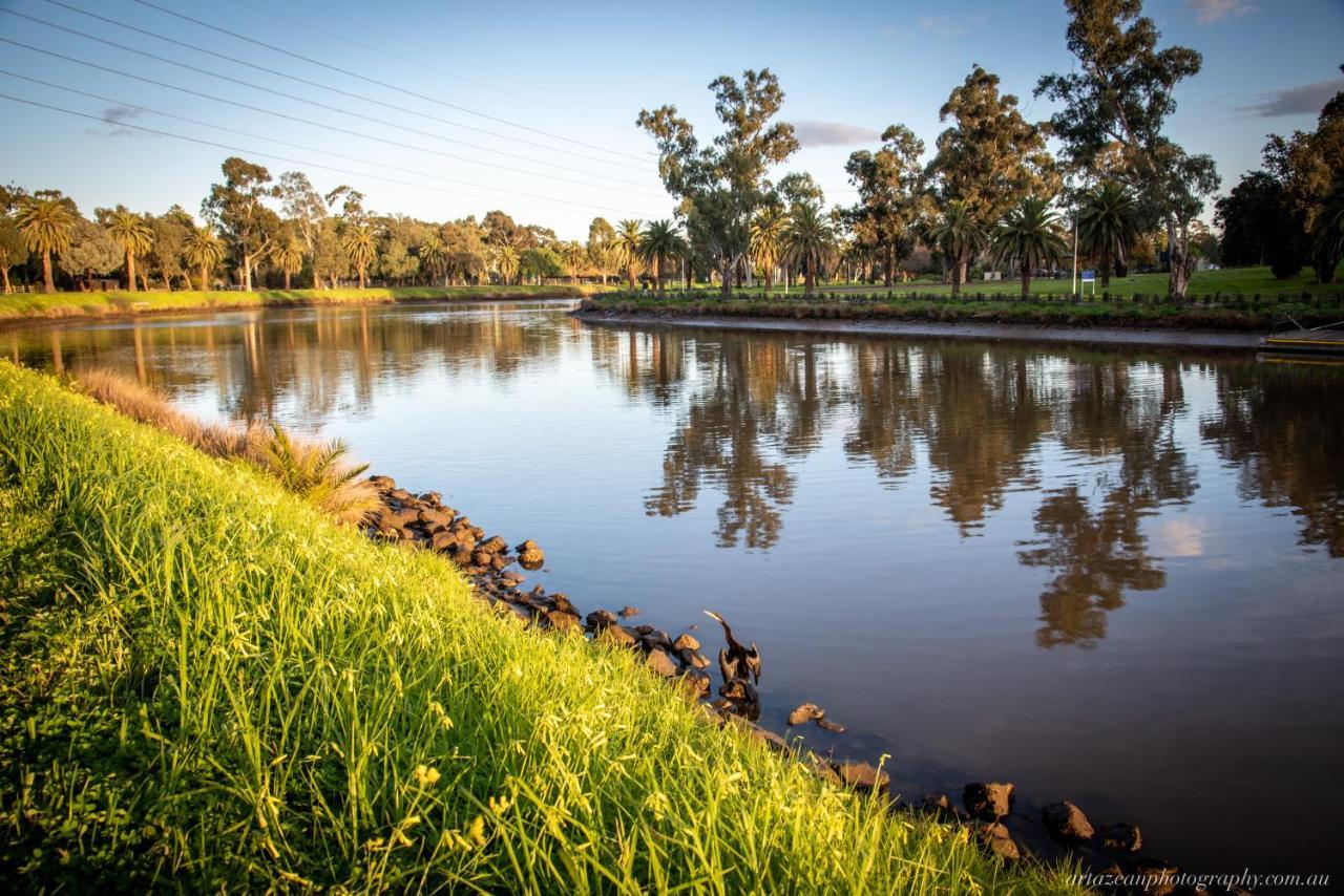 Appartamento Modern, Clean, Luxury At The Right Price..... Maribyrnong Esterno foto