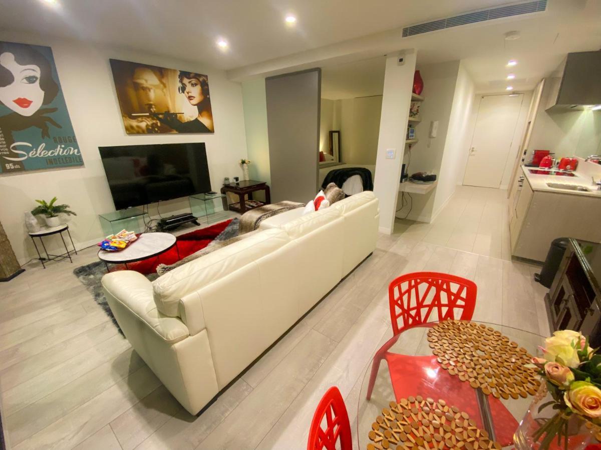 Appartamento Modern, Clean, Luxury At The Right Price..... Maribyrnong Esterno foto